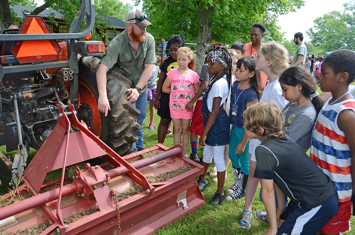 Telling school children about tractors