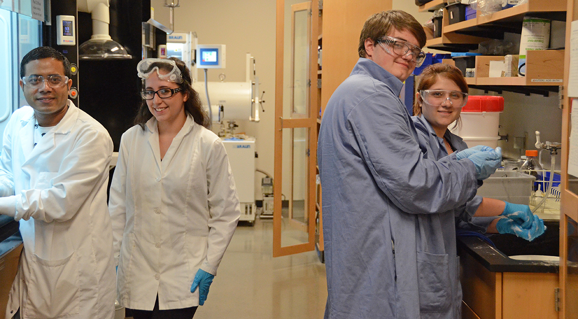 MTSU students and Project SEED students shown in MTSU lab.