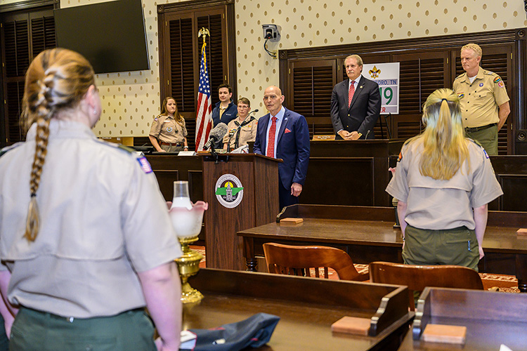 Retired Army Lt. Gen. and Eagle Scout Keith Huber, MTSU’s senior advisor for veterans and leadership initiatives, spoke to scouts in Troop 2019 about the significance of the ceremony, saying the girls, as founding members of Troop 2019, were making history with their commitment to be among the first girls to join Scouts BSA. (MTSU photo by Eric Sutton)