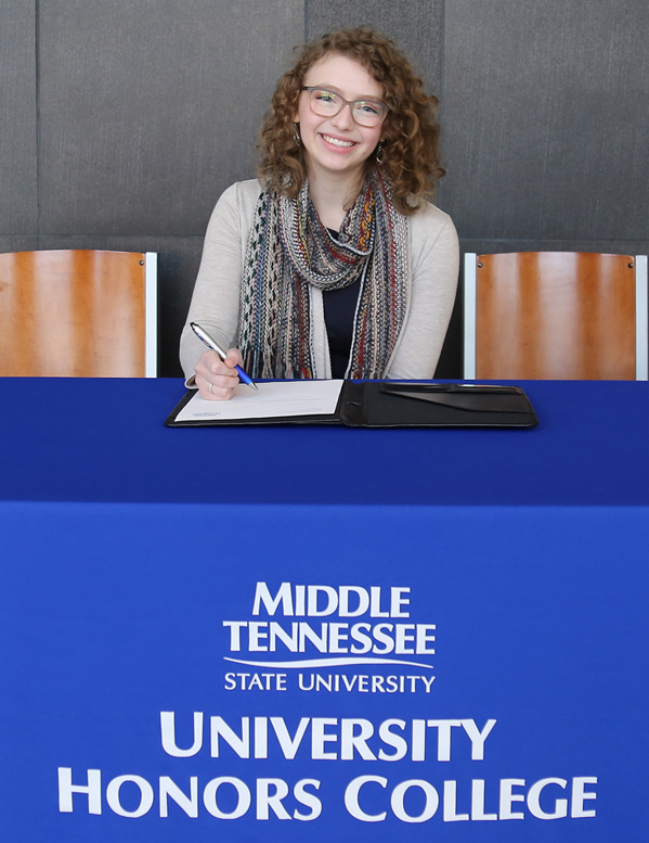 Rising MTSU freshman Jillian DeGrie of Brentwood, Tenn., will study studio art and art history in the College of Liberal Arts starting this fall. The Honors Buchanan Fellow and Brentwood High School graduate signed her Honors College Buchanan Fellowship agreement during her February 2020 visit during the Presidents Day Open House. (MTSU photo by Marsha Powers)