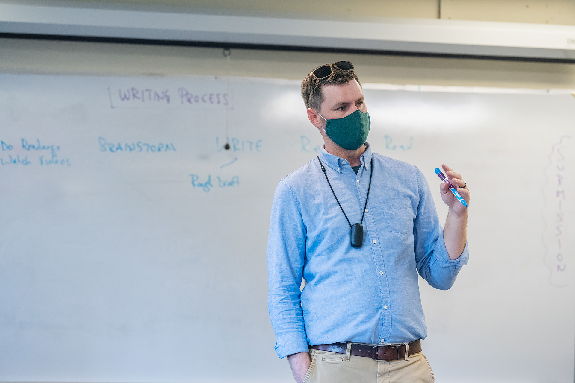 Ryan Korstange, University 1010 faculty, teaching in Monohan Hall. (Photo: Andy Heidt)