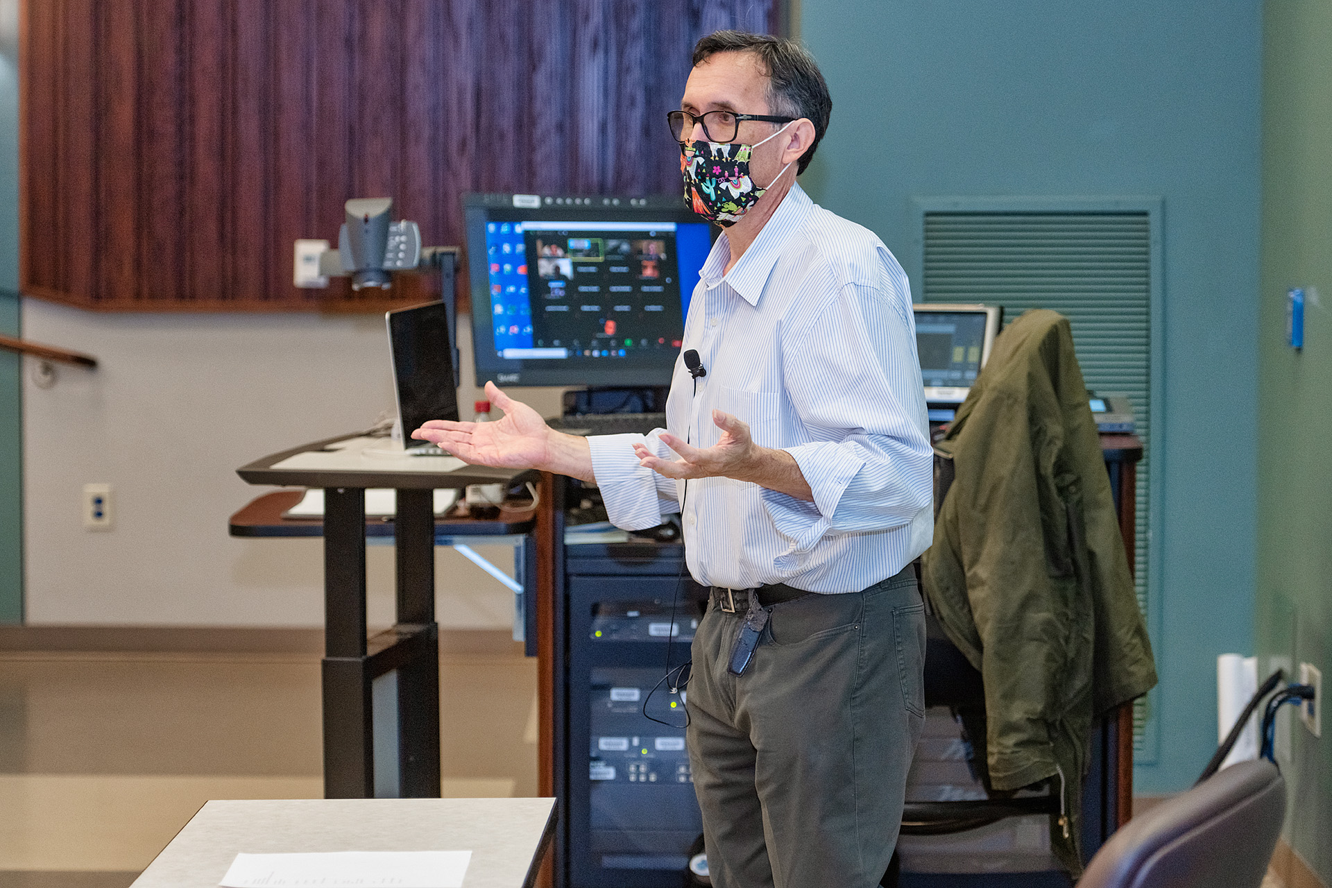 Rick Hinson talks with in-person and virtual learners about opportunities in the film industry. (Photo: Cat Murphy)