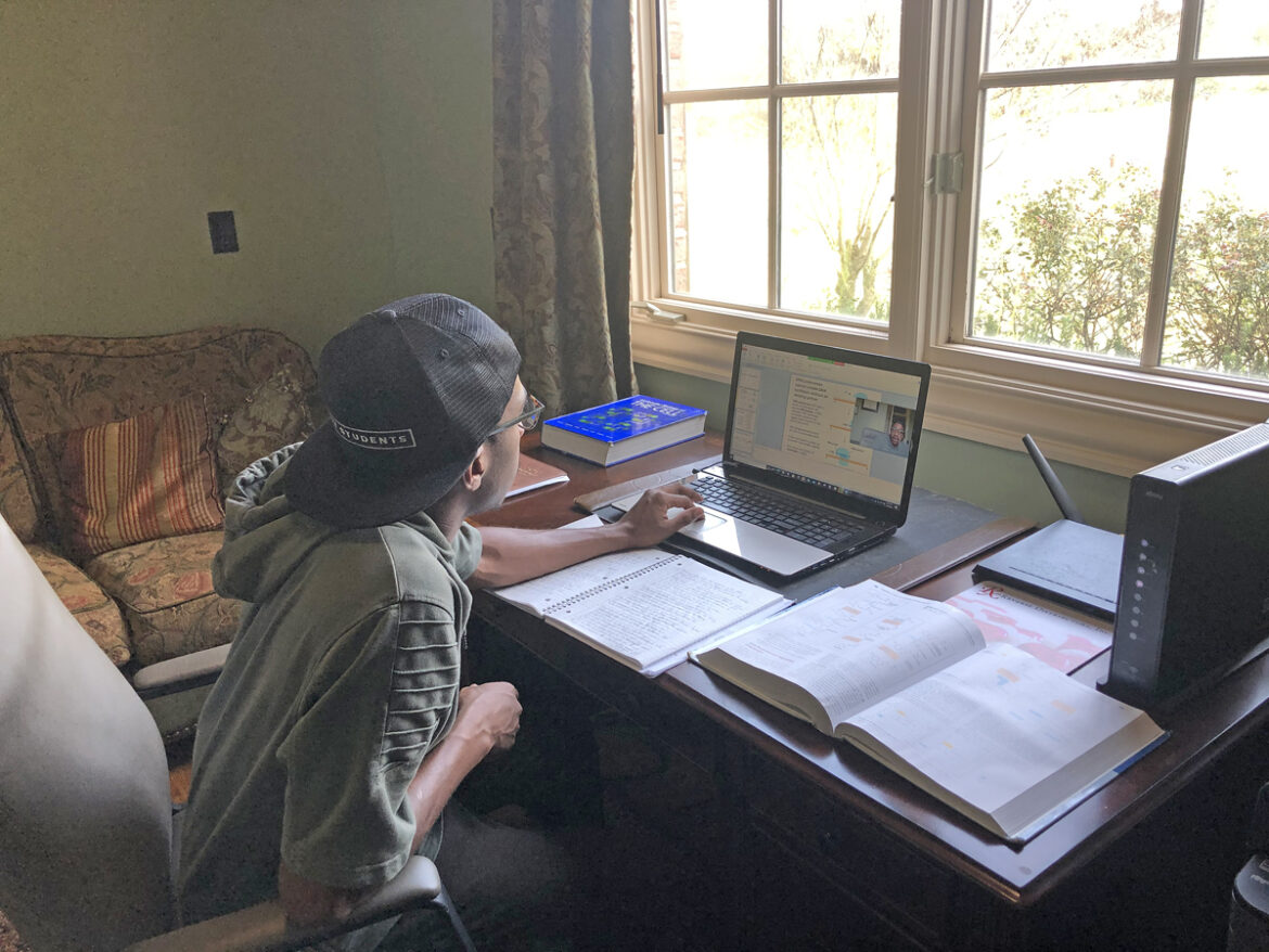 MTSU senior psychology major Chuka Onuh of Franklin, Tenn., provides assistance to chemistry students through the Office of Student Success’s free tutoring program. He is a also pursuing a minor in chemistry and expects to graduate in May. (Submitted photo by Chuka Onuh)