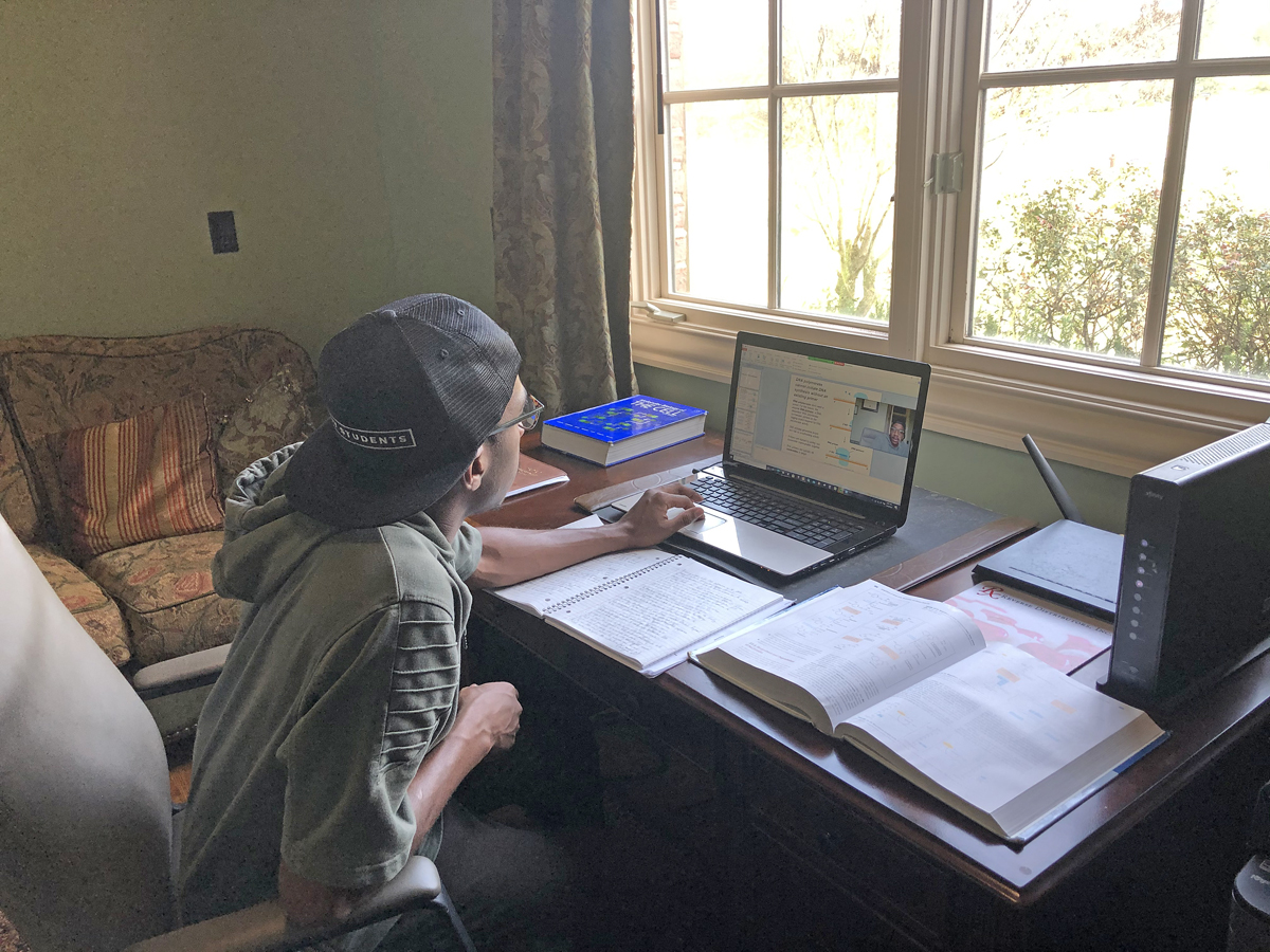 MTSU senior psychology major Chuka Onuh of Franklin, Tenn., provides assistance to chemistry students through the Office of Student Success’s free tutoring program. He is a also pursuing a minor in chemistry and expects to graduate in May. (Submitted photo by Chuka Onuh)