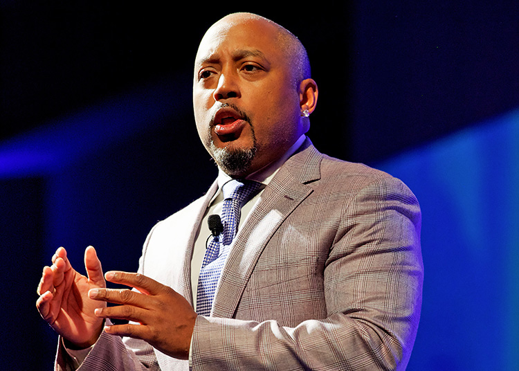 Daymond John, the self-made multimillionaire CEO of the FUBU fashion brand and now a regular on ABC’s “Shark Tank,” makes a point during his presentation Friday, Oct. 27, at the Start It Up Conference at Embassy Suites in Murfreesboro. MTSU’s Jones College of Business hosted the conference. (MTSU photo by Andy Heidt)