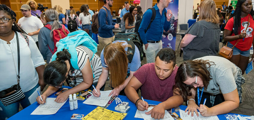 MTSU students attend Student Employment Fair