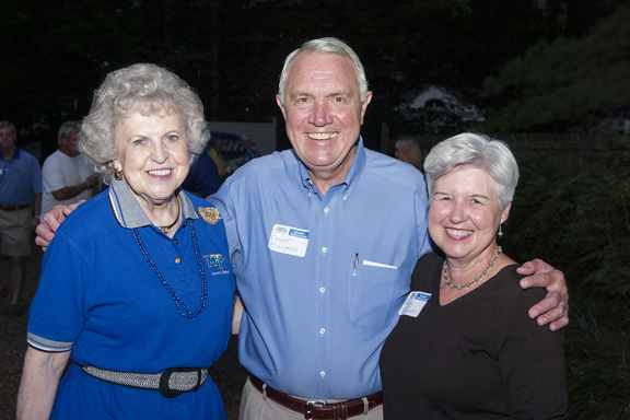 One of MTSU’s most loyal alumni, Dr. Liz Rhea proudly displays hwe “I AM true BLUE” sign during a university Capital Campaign luncheon. The Murfreesboro resident and Eagleville, Tenn., native died Thursday, May 30. (MTSU file photo by Andy Heidt)