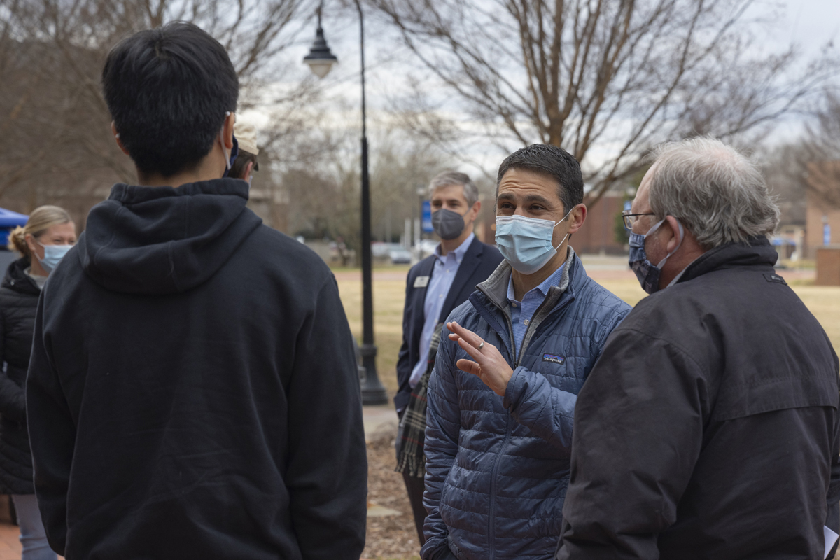 Charlie Apigian, second from right, professor and MTSU Data Science Institute co-director, visits with a prospective student and his parent during the College of Basic and Applied Sciences “CBAS Science Saturday” Jan. 30 on campus. (MTSU photo by Cat Curtis Murphy) Prospective science students tour MTSU’s state of the art facilities, guided by professors, chairs and department heads.