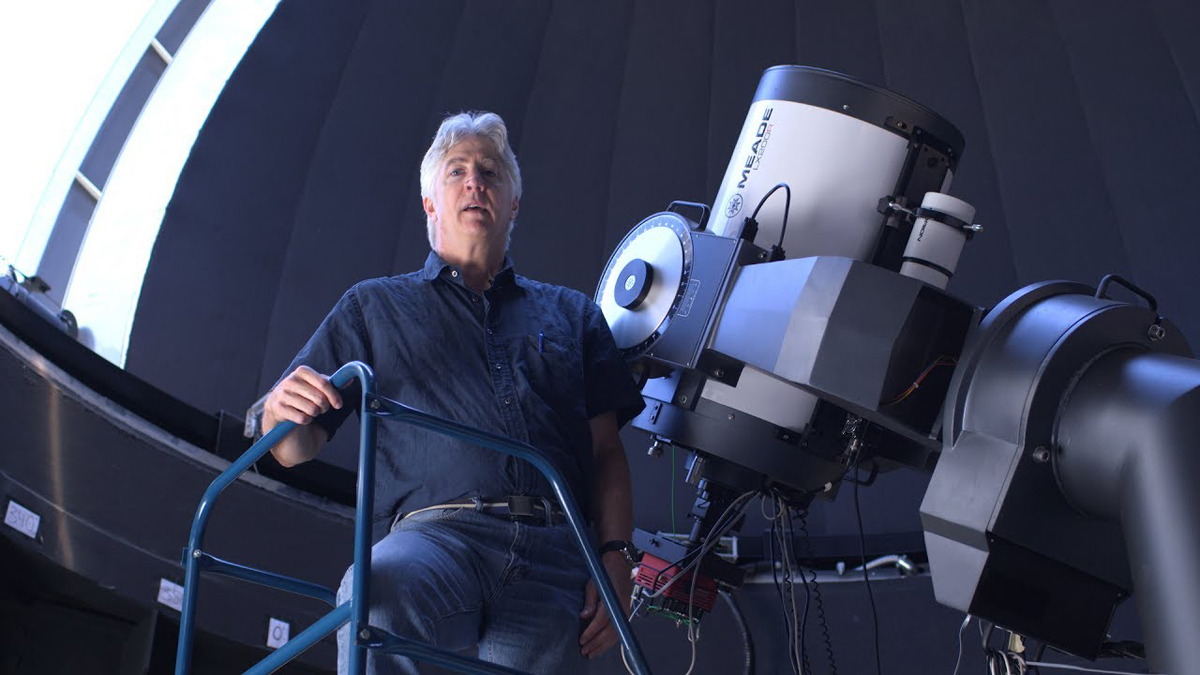 MTSU Department of Physics and Astronomy professor Chuck Higgins will help lead the special collaboration with the Department of Art and Design at 5:30 p.m. Friday, Sept. 27, in the Todd Hall Art Gallery (Room 224A). Nationally known quilt artist Susan Sharpe will host a Friday lecture on the art of storytelling and a Saturday workshop (Todd Hall, Room 236) to produce a mixed media mural. (File photo by MTSU News and Media Relations)