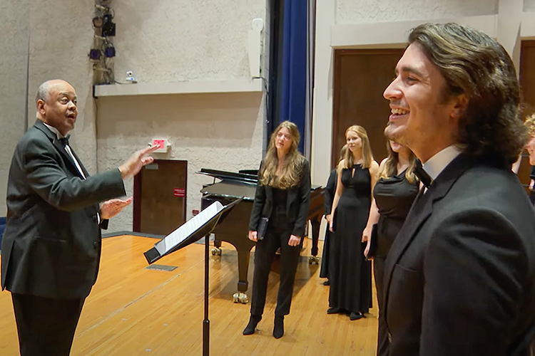 The Middle Tennessee State University Schola Cantorum perform “The Holly and the Ivy” from the 2023 “Joys of the Season” holiday-themed arts showcase from the College of Liberal Arts, premiering Monday, Dec. 4, on the university’s True Blue TV, Facebook page and YouTube channel. The 30-minute program will air all month on True Blue TV and other area media outlets. (MTSU screenshot)