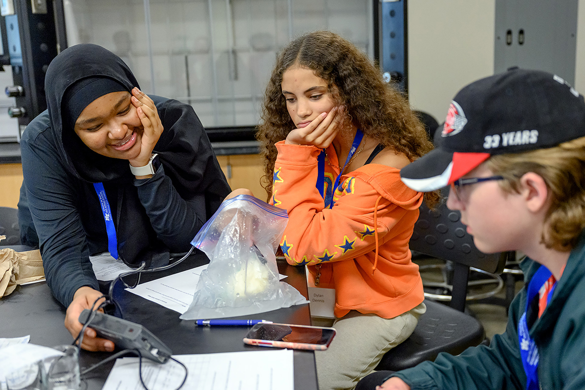 roblem during the second MiddleTennessee State University College of Basic and Applied Sciences STEM summer camp at MTSU. The camp gives young students a taste of biology, chemistry, math, science education, physics and engineering technology through fun activities and events with real professors in a college setting. (MTSU photo by J. Intintoli)
