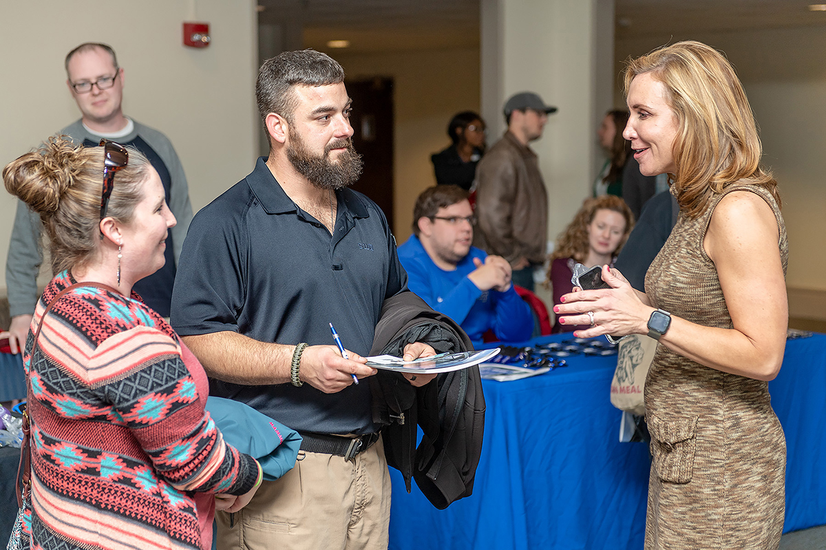 Daniels Veterans Center Director Hilary Miller, right, meets Richard Kanagie in January 2019 during the spring semester “newcomers briefing” in the James Union Building. He is a sophomore in the College of Basic and Applied Sciences. This year’s briefing will be held Thursday, Jan. 16, in the Tom H. Jackson Building’s Cantrell Hall. (MTSU file photo by Eric Sutton)