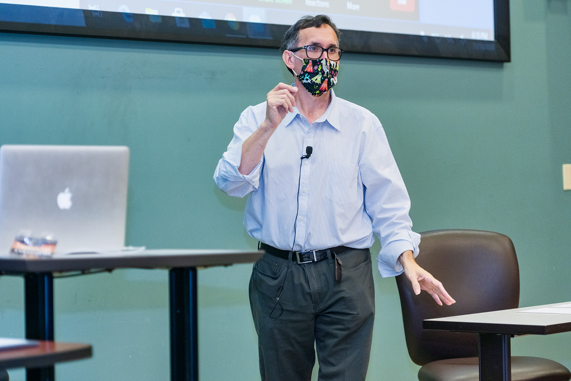 Rick Hinson talks with in-person and virtual learners about opportunities in the film industry. (Photo: Cat Murphy)