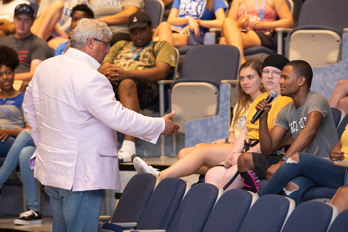 During professor Colby Jubenville’s talk with new MTSU freshmen STAR program students, he sought feedback from the more than 200 participants Monday, Aug. 19, in the McWherter Learning Resources Center. Jubenville is director of the College of Behavioral and Health Sciences’ Center for Student Coaching and Success. (MTSU photo by James Cessna)