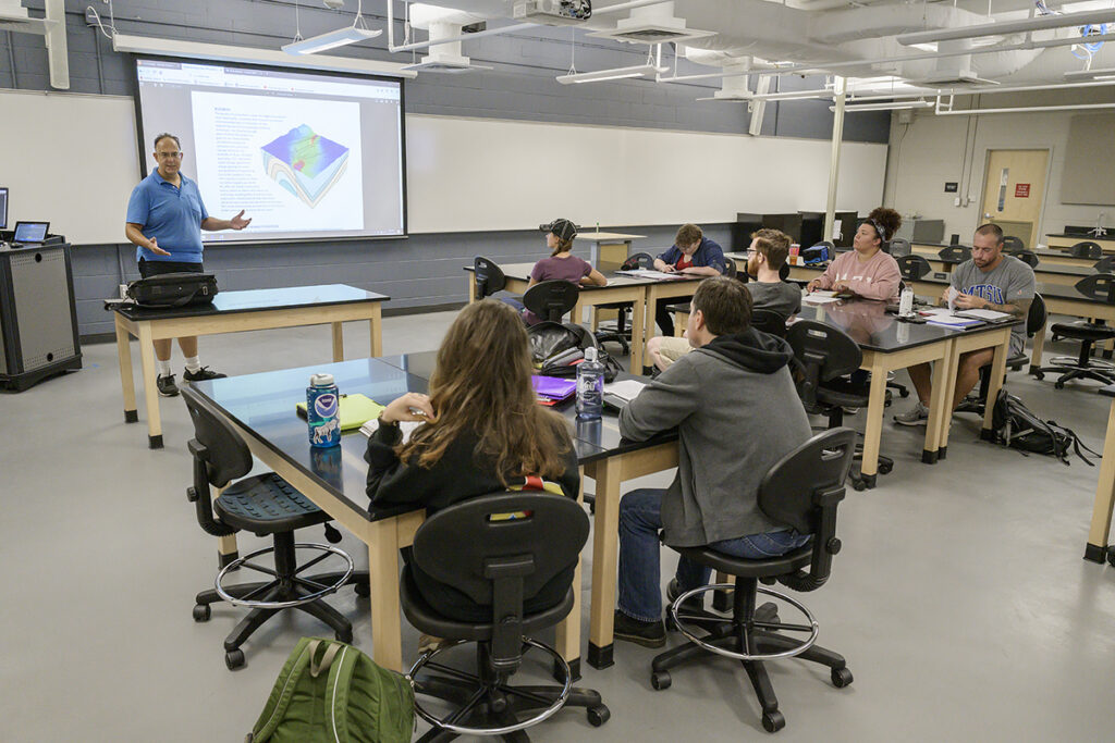 During class in a Davis Science Building lab on the Middle Tennessee State University campus in Murfreesboro, Tenn., professor Mark Abolins explains to his structural geology students how the PE Limited MOVE suite software will help them become more adept in their area of study and enhance their career prospects. Abolins will implement the 2024 Midland Valley MOVE software with his fall class. (MTSU file photo by Andy Heidt)