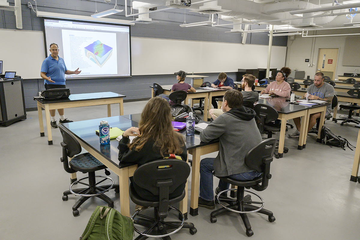 MTSU geosciences professor Mark Abolins’ structural geology class with 11 students is an MT Engage course to foster a culture of engaged learning. The students will benefit from the Petex Move Suite software. (MTSU photo by Andy Heidt)