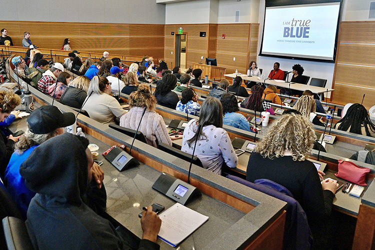 A packed house is on hand as veteran journalist and author Wanda Lloyd talks about her experiences during her Feb. 10 public talk in the Student Union Parliamentary Room surrounding her recently published memoir, “Coming Full Circle: From Jim Crow to Journalism.” At right is junior multimedia major Rhianna Cotton, who helped moderate the panel. (MTSU photo by Andy Heidt)